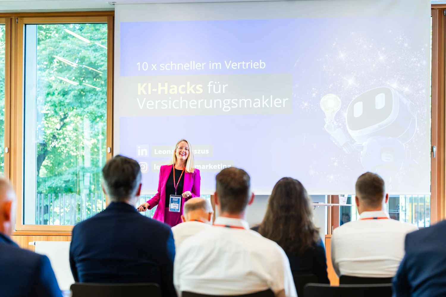 Leona präsentiert KI-Hacks für Versicherungsmakler